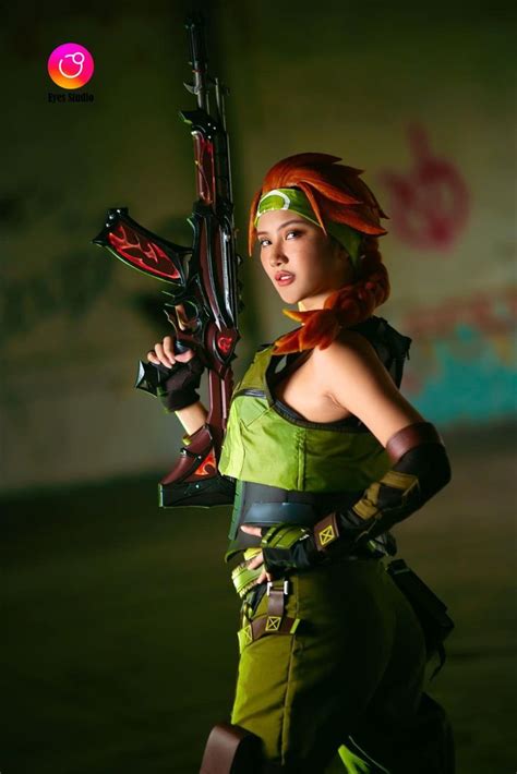 cosplay mujer|Skye Cosplay .